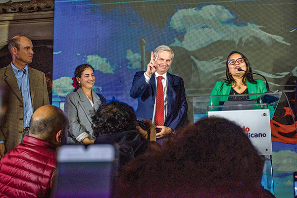 <p>FT: Resultado electoral hace mucho más probable que la nueva Constitución de Chile mantenga sello promercado</p>