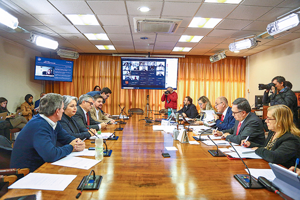 Reforma tributaria: Marcel dice que si diálogo con partidos prospera, insistirá a través del Senado
