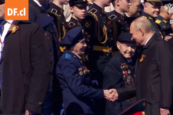 <p>Ahora en DF | Putin denuncia una "verdadera guerra" contra Rusia en su discurso del día de la Victoria</p>