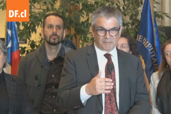 <p>Ahora en DF | Proyecto de salario mínimo avanza a Sala de la Cámara en medio de fuertes críticas de diputados opositores</p>