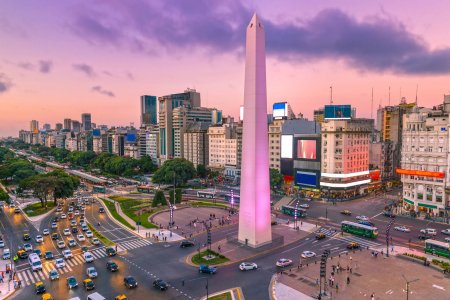 De Chile a Argentina: Cuál es el tipo de dólar que más conviene, según los expertos