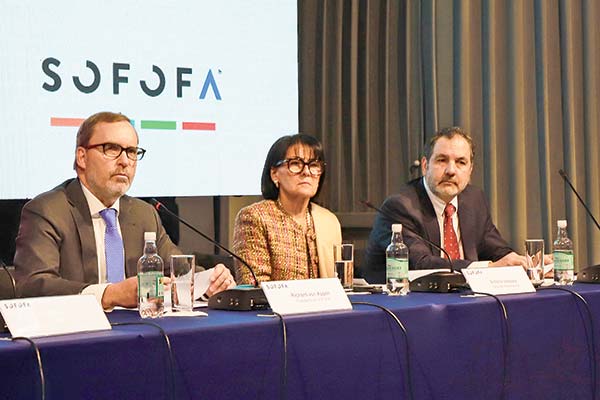 <p>La actual mesa directiva del gremio es integrada por Richard Von Appen, Victoria Vásquez y Rodolfo Véliz.</p>