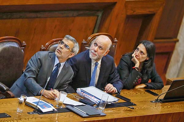 <p>Luis Cordero, ministro de Justicia; Álvaro Elizalde, ministro de Segpres; y Macarena Lobos, subsecretaria de Segpres.</p>