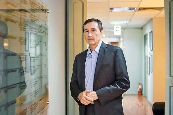Isapres advierten que ley corta implicaría caída del sistema en cuatro meses y Gobierno intensifica cuestionamiento