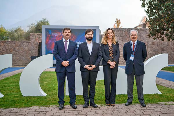 En apertura de la Semana de la Construcción, Boric llamó a los bancos a "facilitar los créditos al sector" y "empujen un poquito más“