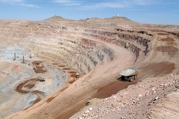 <p>Supervisores de mina de cobre de Antofagasta no ven avance en diálogo contractual para evitar huelga</p>