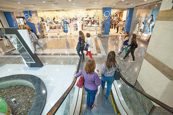 Banca de inversión guarda algo de distancia con pronóstico de Marcel y sigue viendo caída de la economía este año