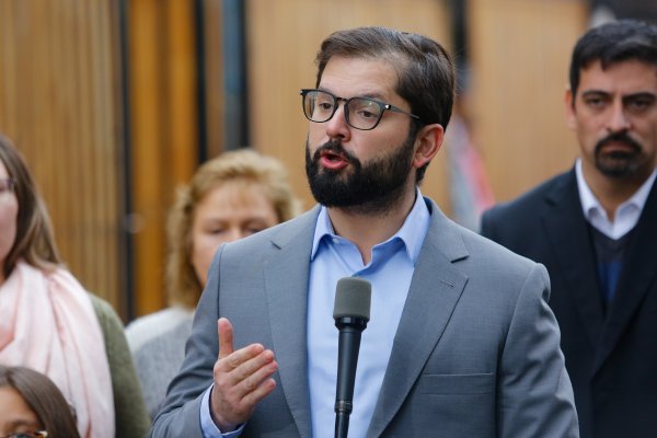 Boric llama a isapres a presentar propuestas e insiste: las resoluciones del Poder Judicial "se tienen que cumplir, no cuestionar”