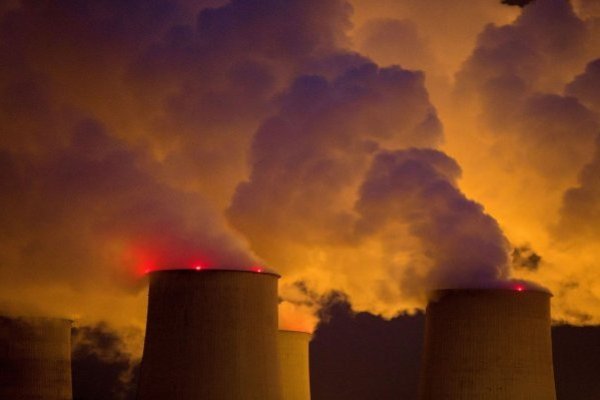 <p>Los cerca de 400 millones de toneladas métricas de CO2 producidas en ese periodo fueron ligeramente inferiores a las de principios de 2020.</p>