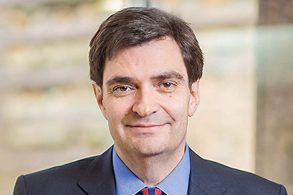 Aníbal Larraín, otro de los inversionistas que entra a la propiedad de Fasa