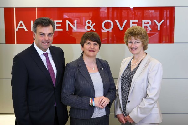 <p>Bufetes de abogados Allen & Overy y Shearman anuncian megafusión que creará una firma legal de US$ 3.400 millones</p>