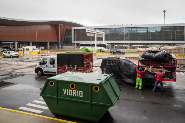 Aeropuerto de Santiago recicló un 12% de sus residuos a un año de iniciar plan para reducir su basura