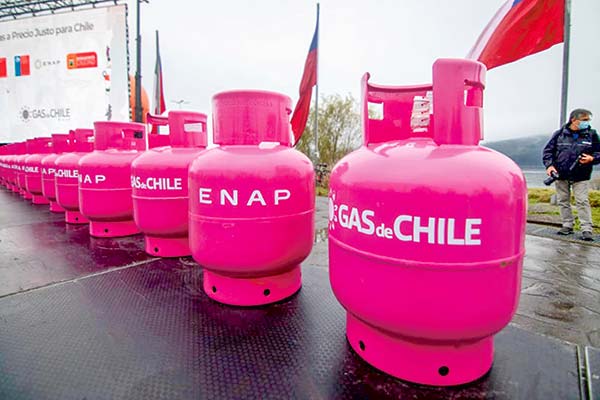 <p>ENAP entra oficialmente al negocio de gas licuado y asegura: “Se desarrollará sin tratamientos preferenciales"</p>