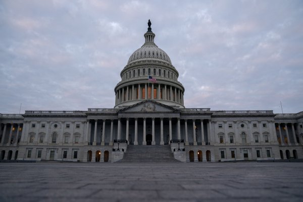 <p>Negociaciones por deuda fiscal de EEUU ganan más tiempo tras aplazamiento de la fecha límite</p>