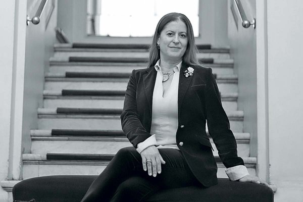 Carmen Gloria Larenas, directora Teatro Municipal de Santiago: "Queremos que la gente vuelva al centro"