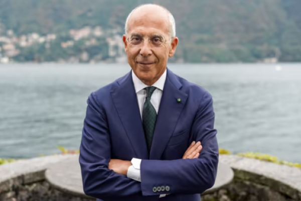Expresidente de Enel dice que los gobiernos no pueden ignorar la transición energética
