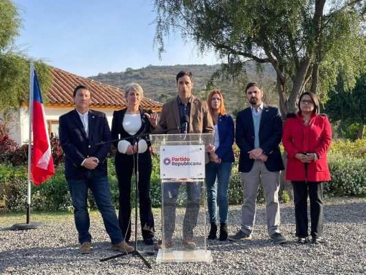 Republicanos anticipan correcciones a las bases constitucionales: “Los 24 expertos saben que ese texto no es inamovible"