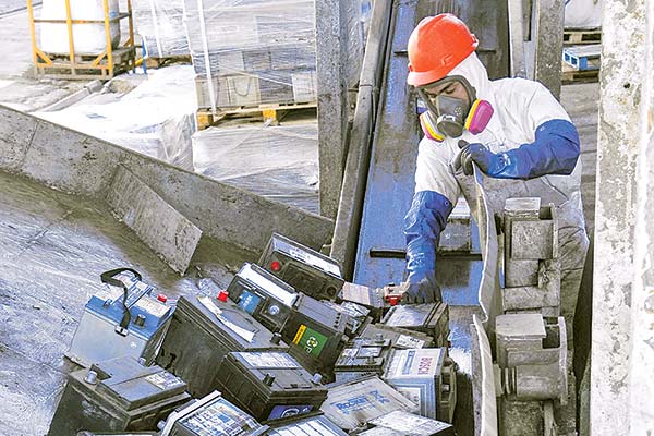 <p>Expertos alertan que Chile carece de capacidad técnica y logística para exportar residuos tóxicos</p>