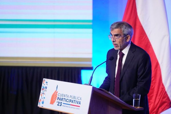 Cordero anticipa debate por reforma estructural al sistema de notarios: “No será fácil, pero lo haremos sin caricaturas"