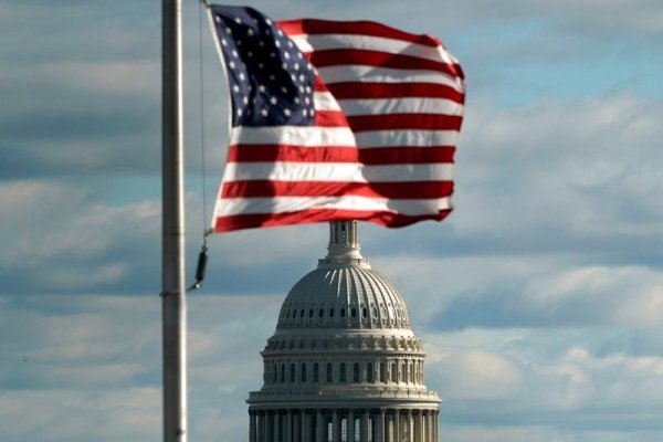 Senado de EEUU continuará sesionando hasta que se apruebe la ley para elevar el techo de la deuda
