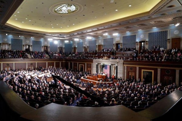 <p>La Cámara de Representantes de EEUU aprueba el proyecto de ley de techo de deuda en un paso crucial para evitar un incumplimiento histórico</p>