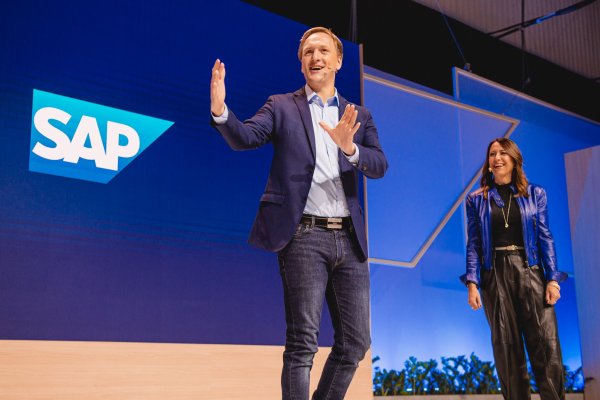 <p>Juergen Mueller – Chief Technology Officer of SAP y Cristina Palmaka, presidenta de SAP para Latinoamérica y El Caribe.</p>