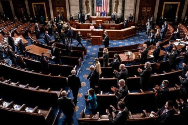 <p>Acuerdo de límite de deuda es aprobado por el Congreso, poniendo fin a la amenaza de incumplimiento de pago de EEUU</p>