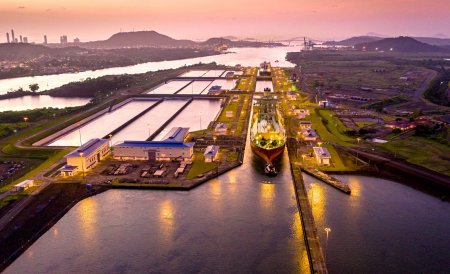 Sequía: Canal de Panamá reduce nivel de calado y navieras ajustan cargas pese a impacto en costos