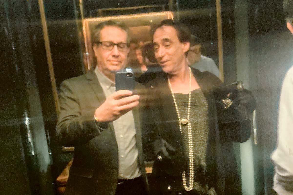 <p>Galerista Pedro Montes y el performático Francisco Casas viajan a Nueva York invitados por el MOMA</p>