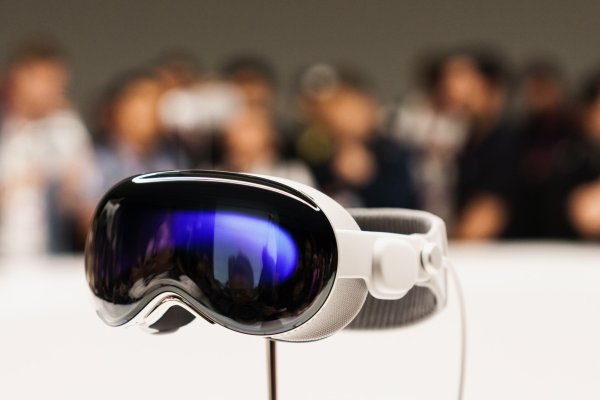 Apple presenta sus lentes de realidad mixta Vision Pro con los que busca revolucionar la industria en una era post iPhone