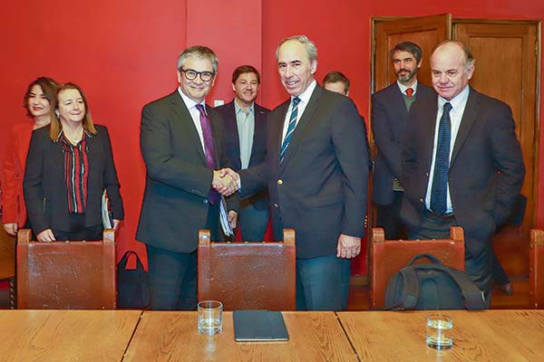 <p>Marcel, la subsecretaria Berner y la directora de Dipres asistieron a la reunión con los timoneles de las ramas de la CPC. Foto: Julio Castro</p>