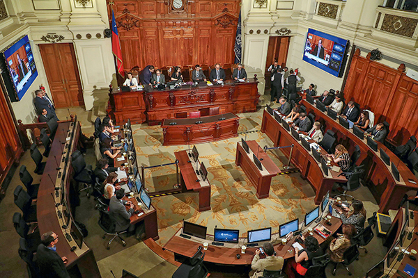 Tras baja de Payauna, Republicanos nomina a Beatriz Hevia para presidir el Consejo Constitucional