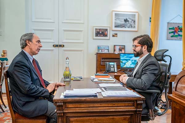 <p>En La Moneda conversaron ayer el Presidente Boric con el líder la CPC, Ricardo Mewes. Foto: Presidencia</p>