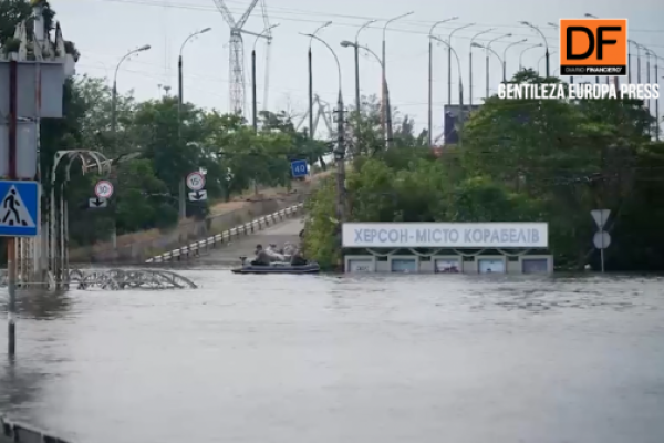 <p>Ahora en DF | Zelenski visita Jersón para examinar los daños por la destrucción de la presa</p>