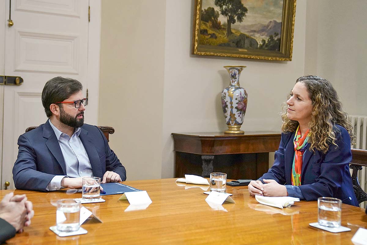 <p>El sueño de “querer cambiar el mundo”: Las reflexiones de Rosario Navarro con revista de la UC</p>