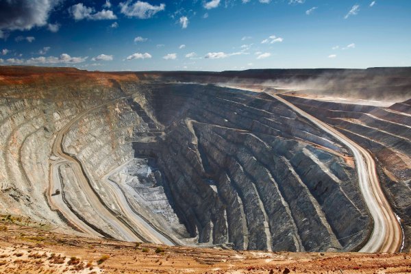 <p>Proyectos de inversión de la gran minería tardan 4,3 años más de lo planeado y su costo aumenta 65%</p>