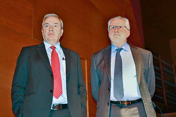 <p>Los dos presidentes de Codelco: André Sougarret, CEO de la estatal, y el presidente del directorio, Máximo Pacheco. </p>