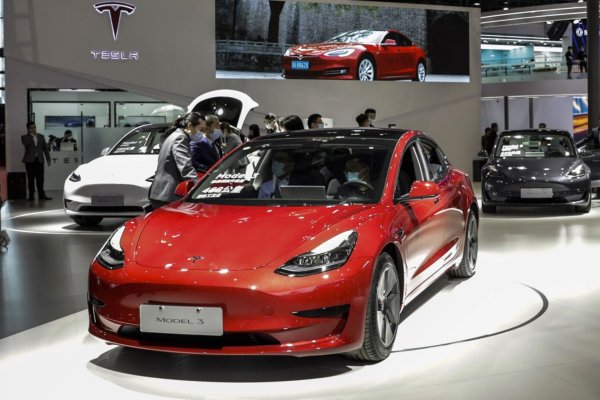 Tesla pone fin a racha alcista récord tras llegar a subir un 41%