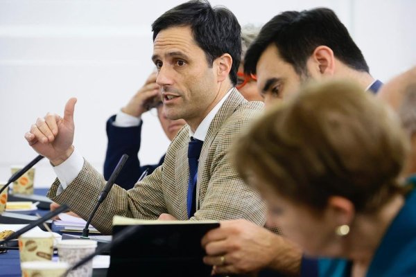 Consejero Luis Silva: "Ser mayoría en una democracia implica la responsabilidad de incorporar a la minoría dentro de un proceso"