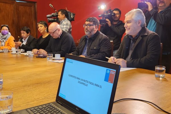 <p>Pacto fiscal: CUT se reúne con Marcel y pide insistir con el impuesto al patrimonio</p>