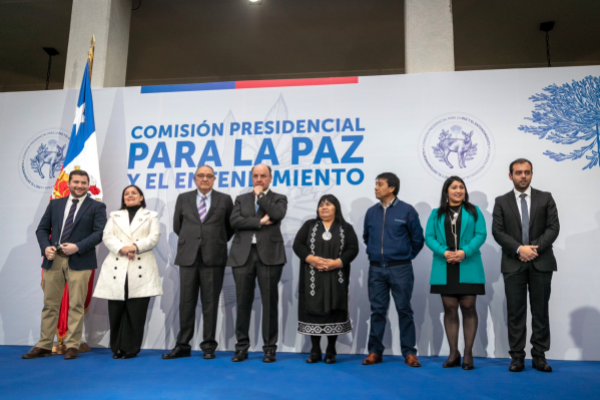 <p>Huenchumilla y Moreno encabezan Comisión para la Paz</p>