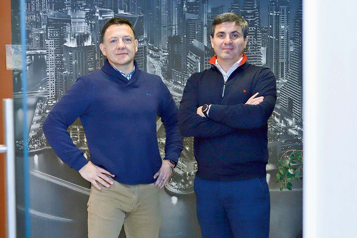 <p>La historia de dos ex boinas negras del ejército que crearon una startup de logística</p>