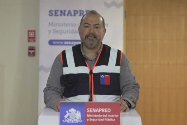 <p>Ahora en DF | Senapred reporta dos fallecidos y mantiene alerta roja en nueve regiones por emergencia</p>