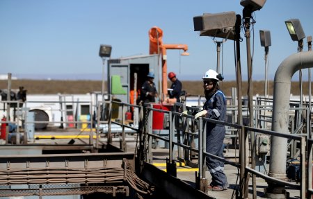 Argentina Pampa Energía compra a francesa Total Austral participación en bloque de petróleo en Vaca Muerta