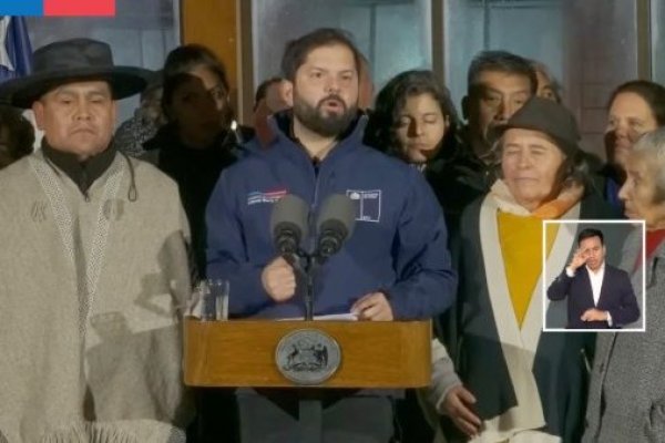 <p>Ahora en DF | Boric anuncia disposición de helicóptero para labores de rescate</p>