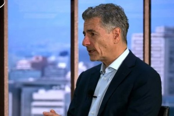 Andrés Velasco afirma que el empresariado “cometió un error gigantesco al desechar conversación tributaria”