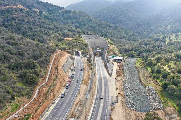 <p>Gobierno rechaza solicitud de compensación de Túnel El Melón: Chile “no tiene ninguna responsabilidad” en alza de costos</p>