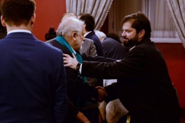 <p>Caso Democracia Viva: Boric blinda a Montes en medio de escándalo y pide a la oposición terminar con “festival de renuncias”</p>