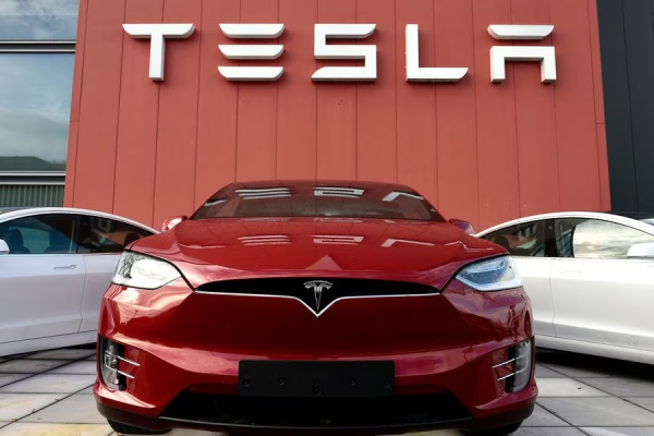 <p>Tesla rompe récord en entrega de automóviles, tras drástica reducción de precios a principios de año</p>