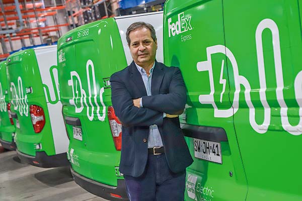FedEx debuta en Chile en electromovilidad con los primeros vehículos eléctricos